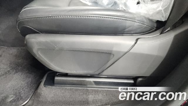 Mercedes-Benz GLS-Class 2023 — Photo 33/42