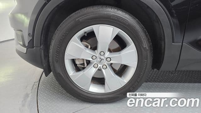 Volvo XC40 2019 — Şəkil 5/20
