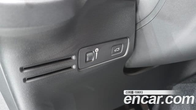 Volvo XC40 2019 — Şəkil 16/20