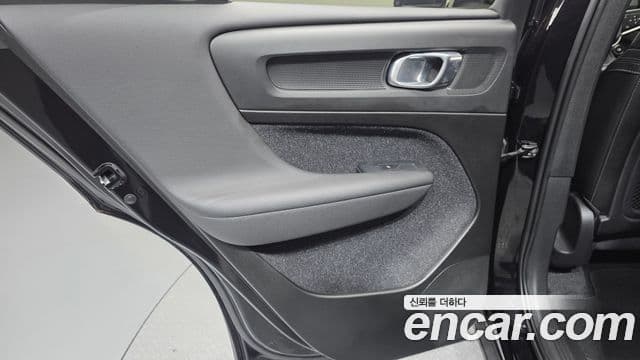 Volvo XC40 2019 — Photo 14/30