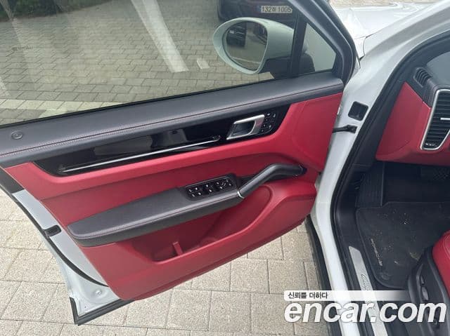 Porsche Cayenne 2023 — Şəkil 11/17