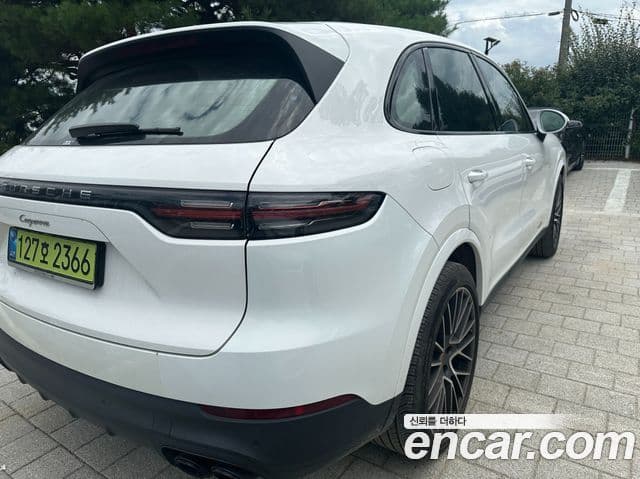 Porsche Cayenne 2023 — Şəkil 17/17