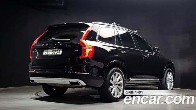 Volvo XC90 2019 — Photo 16/20