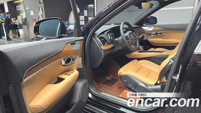 Volvo XC90 2019 — Photo 12/20