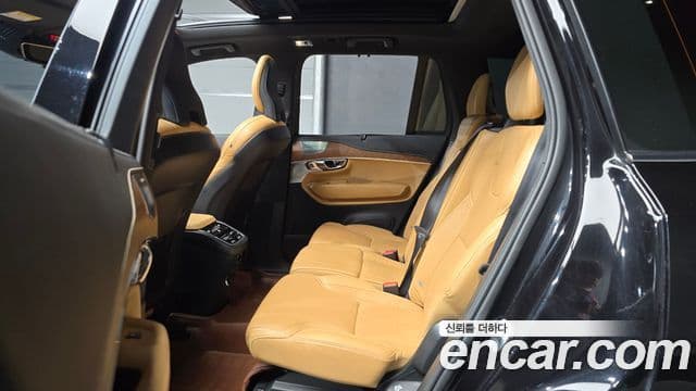 Volvo XC90 2019 — Photo 7/20