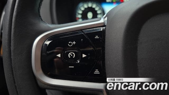 Volvo XC90 2019 — Photo 6/20