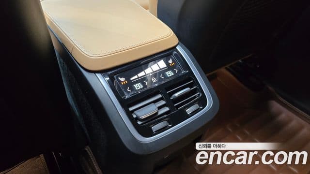 Volvo XC90 2019 — Photo 11/20