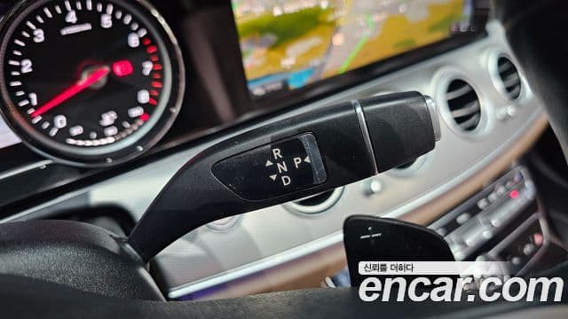 Mercedes-Benz E-Class 2019 — фото 9 из 20