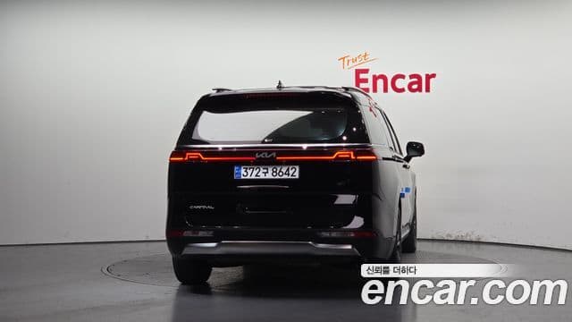 Kia Carnival 2023 — ფოტო 4/20