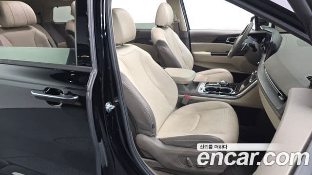 Kia Carnival 2023 — ფოტო 12/20