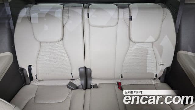 Kia Carnival 2023 — ფოტო 13/20