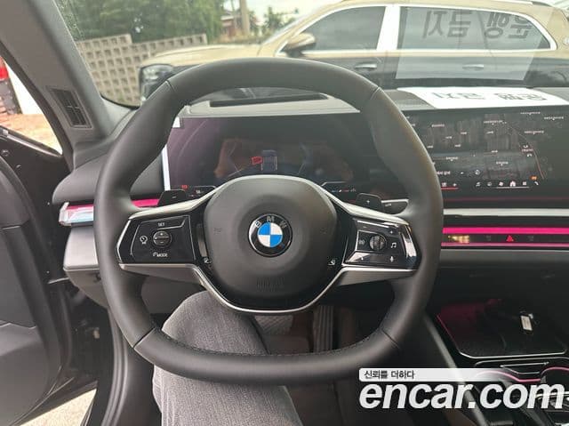 BMW 5 Series 2025 — ფოტო 10/15
