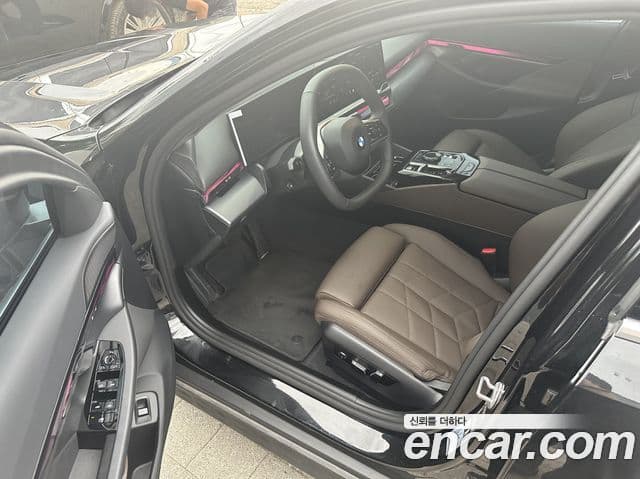 BMW 5 Series 2025 — ფოტო 11/15