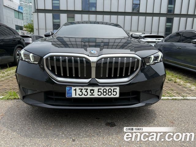 BMW 5 Series 2025 — ფოტო 2/15