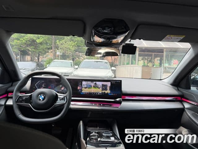 BMW 5 Series 2025 — ფოტო 8/15