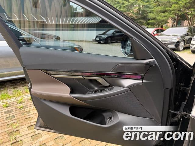 BMW 5 Series 2025 — ფოტო 11/15