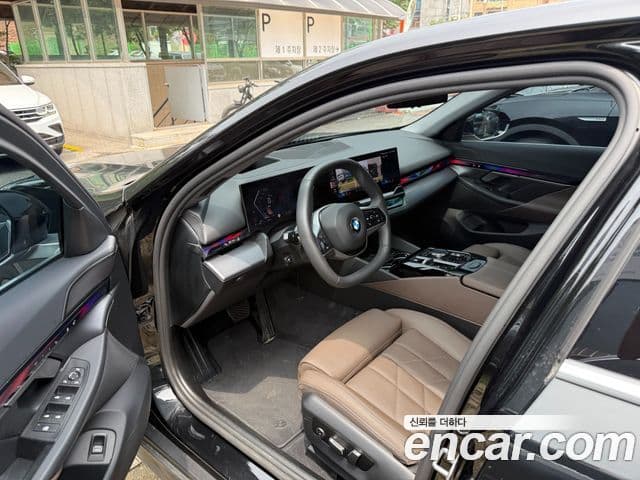 BMW 5 Series 2025 — ფოტო 12/15