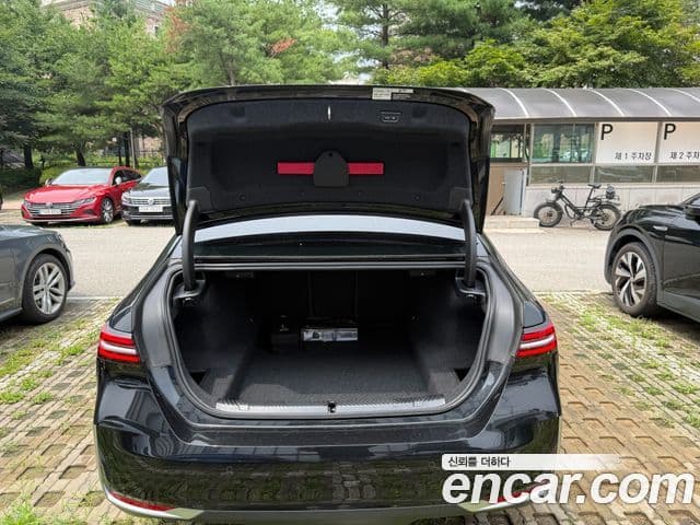 BMW 5 Series 2025 — ფოტო 15/15