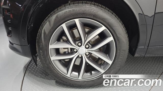 Land Rover Discovery Sport 2024 — ფოტო 4/20