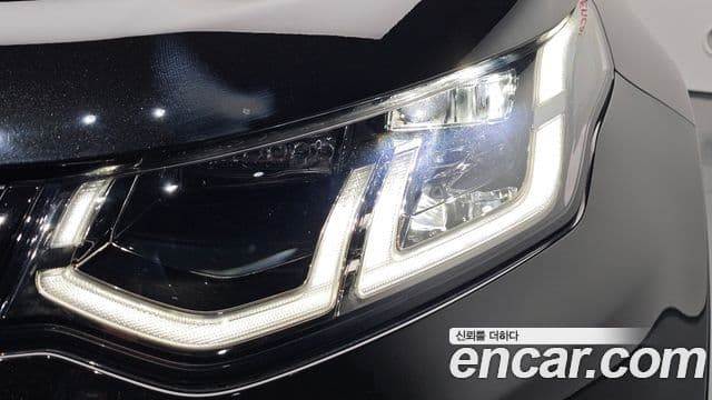 Land Rover Discovery Sport 2024 — Photo 10/34