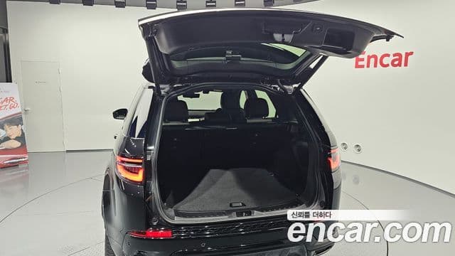 Land Rover Discovery Sport 2024 — Photo 18/34