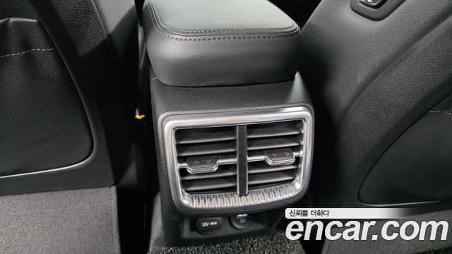 Kia K5 2023 — ფოტო 18/20