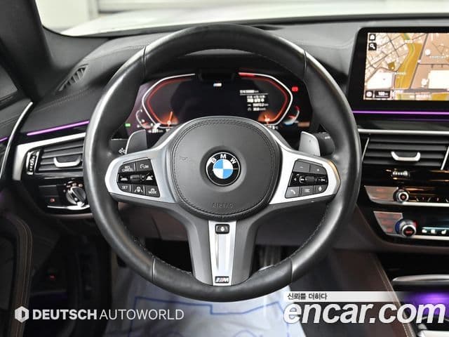 BMW 5 Series 2022 — фото 13 из 20