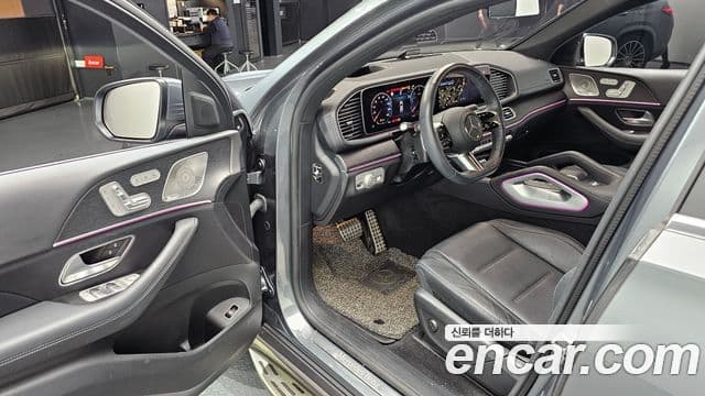 Mercedes-Benz GLE-Class 2023 — Photo 28/38