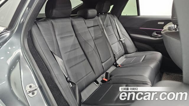 Mercedes-Benz GLE-Class 2023 — Photo 26/38