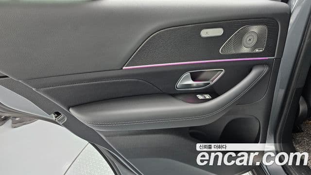 Mercedes-Benz GLE-Class 2023 — Photo 1/38