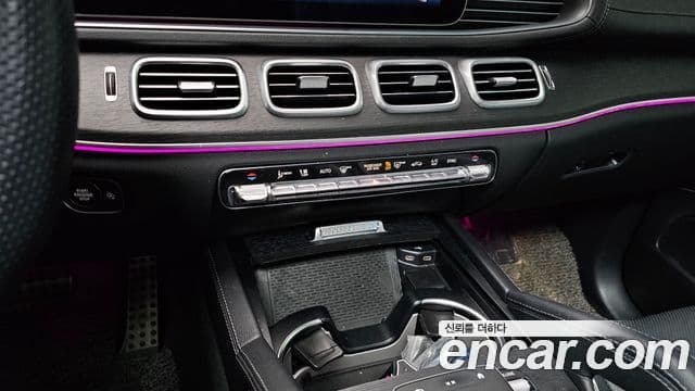 Mercedes-Benz GLE-Class 2023 — Photo 16/38