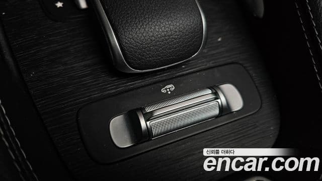 Mercedes-Benz GLE-Class 2023 — Photo 19/38
