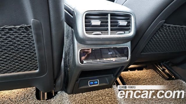 Mercedes-Benz GLE-Class 2023 — Photo 37/38