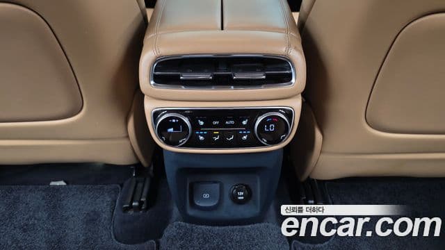 Genesis GV80 2020 — ფოტო 19/20