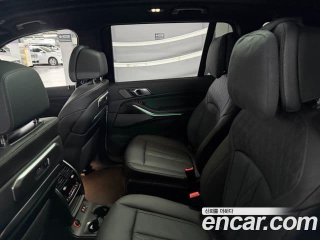 BMW X7 2025 — ფოტო 8/12