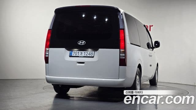 Hyundai Staria 2024 — фото 4 из 20
