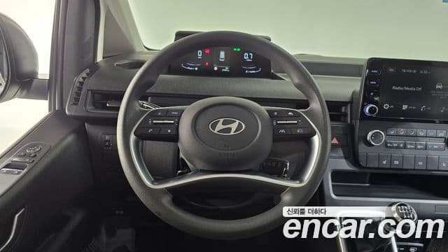 Hyundai Staria 2024 — Şəkil 13/20