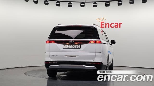 Kia Carnival 2021 — Фото 4/20