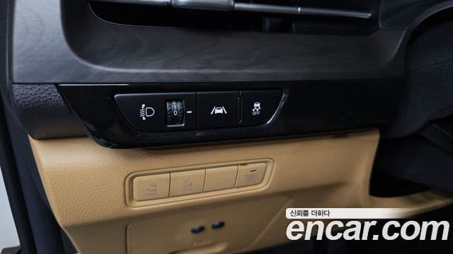 Kia Carnival 2021 — Фото 12/20