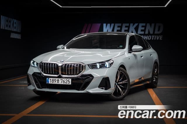 BMW 5 Series 2024 — ფოტო 9/10