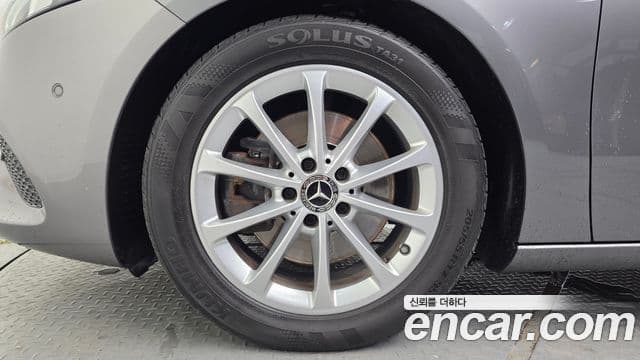 Mercedes-Benz A-Class 2020 — ფოტო 12/20