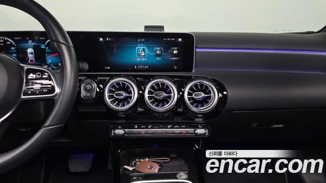 Mercedes-Benz A-Class 2020 — ფოტო 15/20