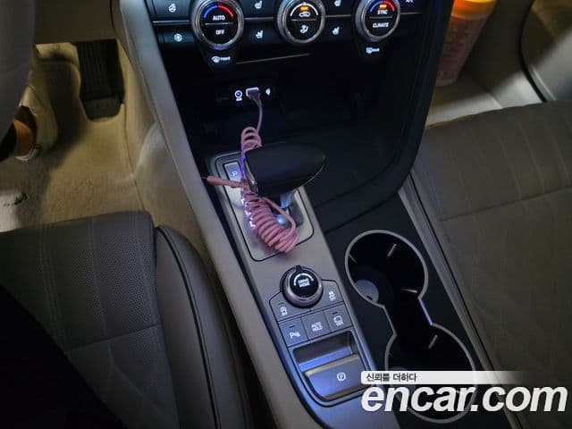 Genesis G70 2020 — ფოტო 11/13