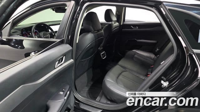 Kia K5 2022 — Şəkil 12/20