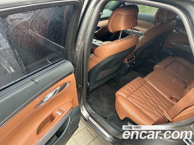 Genesis GV70 2023 — Şəkil 12/17