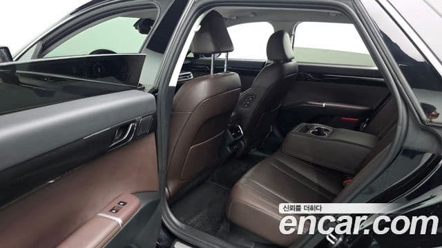 Hyundai Grandeur Hybrid 2023 — ფოტო 19/20