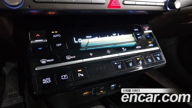 Hyundai Grandeur Hybrid 2023 — ფოტო 14/20