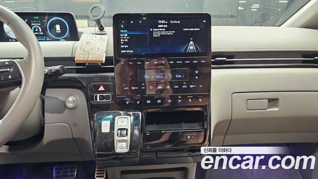 Hyundai Staria 2024 — ფოტო 13/20