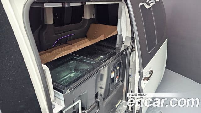 Hyundai Staria 2024 — ფოტო 18/20