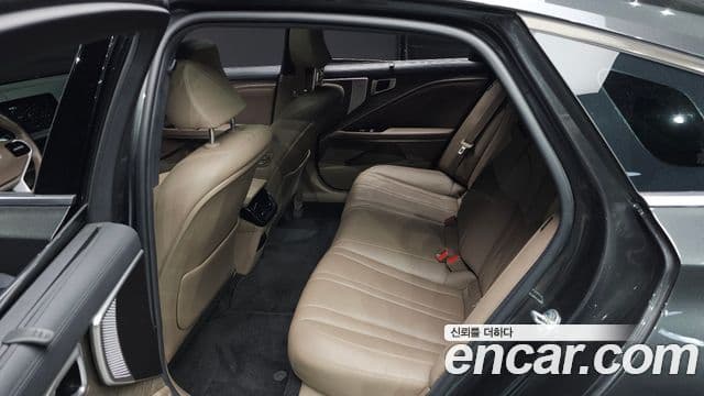 Kia K8 2022 — Şəkil 18/20